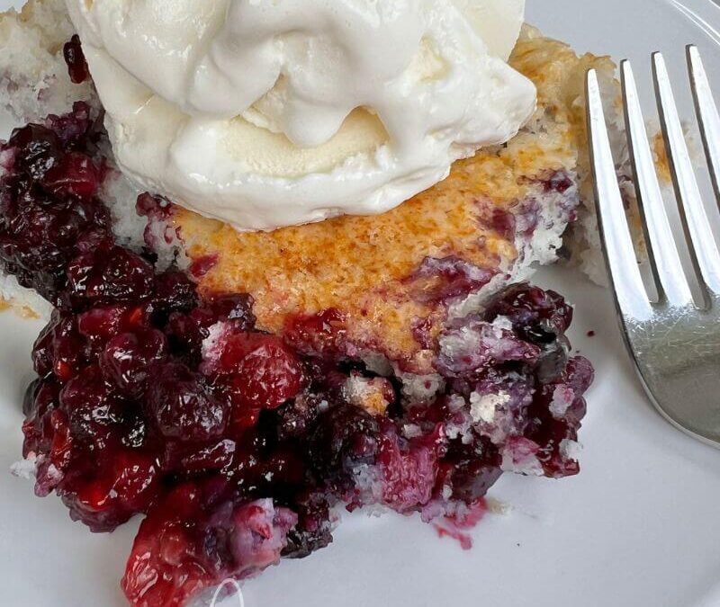 Easy Berry Cobbler