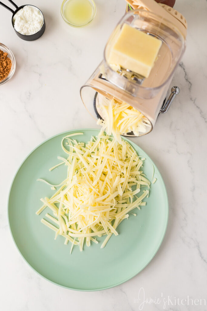 sheet-pan-chicken-nachos-rotisserie-chicken-nachos-sheet-pan-nachos-sheet-pan-nachos-chicken-healthy-nachos-recipe-easy-nachos-in-jamies-kitchen