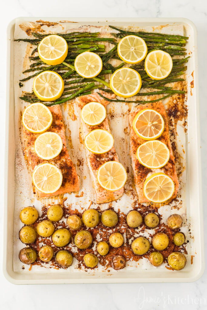 sheet-pan-dinners-baked-meals-for-dinner-easy-oven-recipes-salmon-sheet-pan-dinner-sheet-pan-salmon-and-asparagus-roasted-lemon-salmon-sheet-pan-salmon-recipe-in-jamies-kitchen