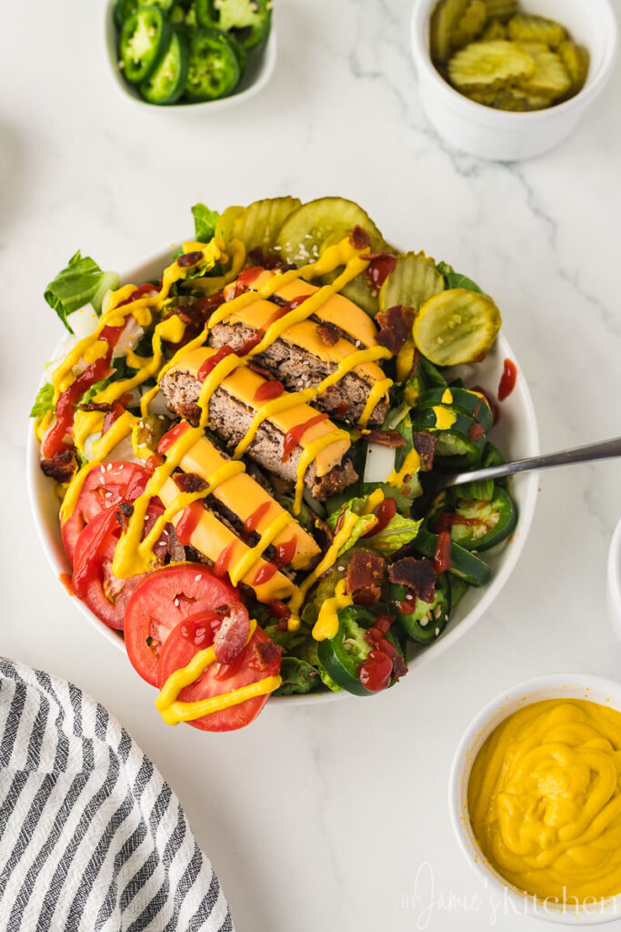 cheeseburger-bowl-healthy-burger-recipe-salad-with-bacon-easy-salad-turkey-burger-recipes-easy-turkey-burger-bowl-healthy-burgers-healthy-burger-meal-in-jamies-kitchen
