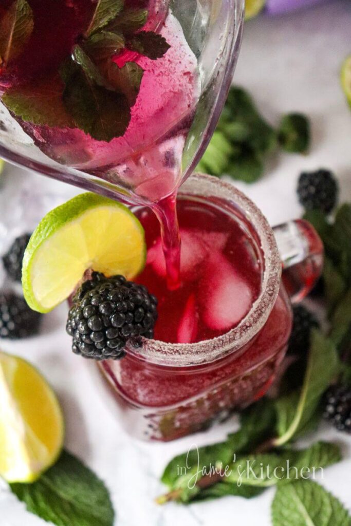 mojito-recipes-with-rum-blackberry-rum-drinks-blackberry-mojito-mocktail-fruity-mojito-mocktail-recipe-summer-cocktails-with-rum-mocktails-with-soda-water-blackberry-cocktails-in-jamies-kitchen
