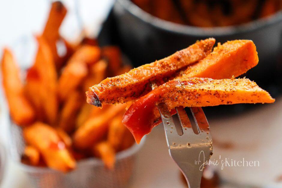 crispy-sweet-potato-fries-crispy-sweet-potato-fries-baked-easy-potato-recipes-sides-for-pork-chops-healthy-fries-best-potato-recipes-sweet-potato-crisps-air-fryer-fries-seasoned-french-fry-recipe-In-Jamies-Kitchen