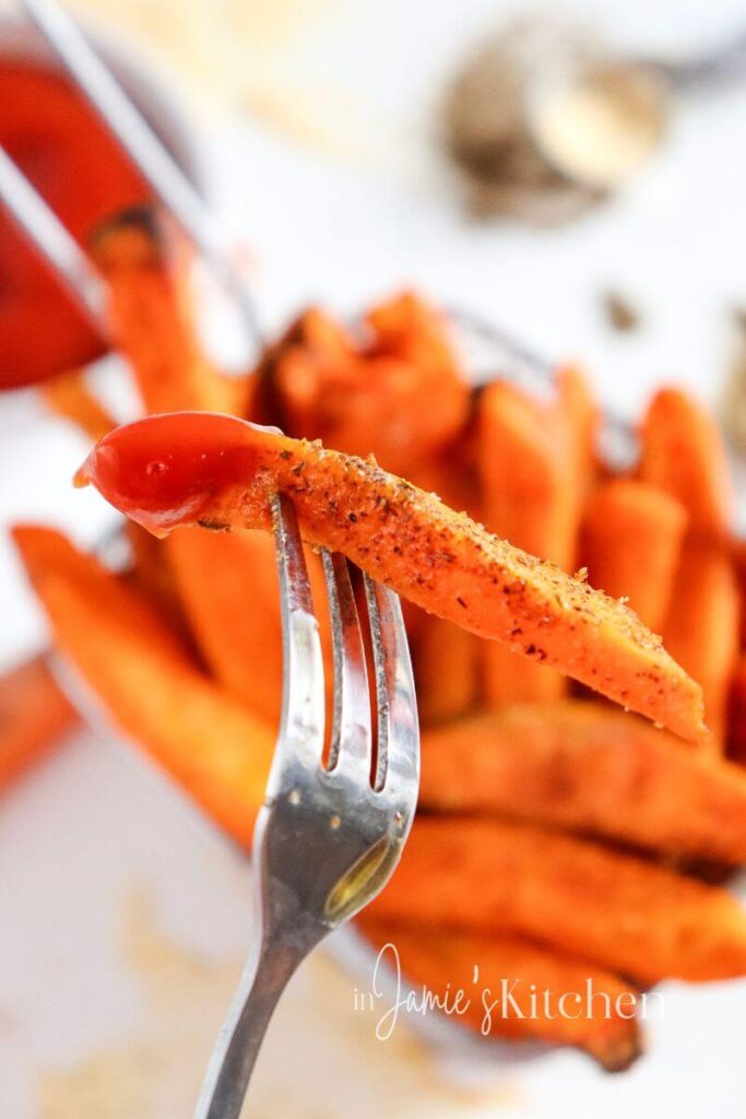 crispy-sweet-potato-fries-crispy-sweet-potato-fries-baked-easy-potato-recipes-sides-for-pork-chops-healthy-fries-best-potato-recipes-sweet-potato-crisps-air-fryer-fries-seasoned-french-fry-recipe-In-Jamies-Kitchen