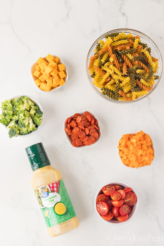 summer-salad-cold-pasta-salad-with-italian-dressing-salad-for-party-salad-for-a-crowd-salad-for-potluck-ideas-for-work-picnic-pasta-salad-recipe-for-easter-in-jamies-kitchen