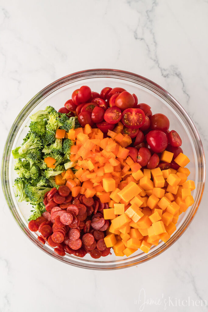 summer-salad-cold-pasta-salad-with-italian-dressing-salad-for-party-salad-for-a-crowd-salad-for-potluck-ideas-for-work-picnic-pasta-salad-recipe-for-easter-in-jamies-kitchen