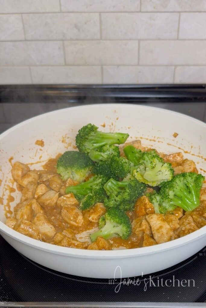 cheesy-chicken-broccoli-rice-casserole-low-carb-casserole-in-jamies-kitchen