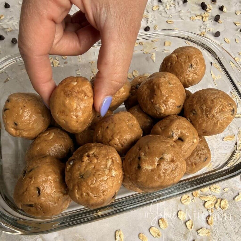 no-bake-peanut-butter-protein-energy-balls-in-jamies-kitchen