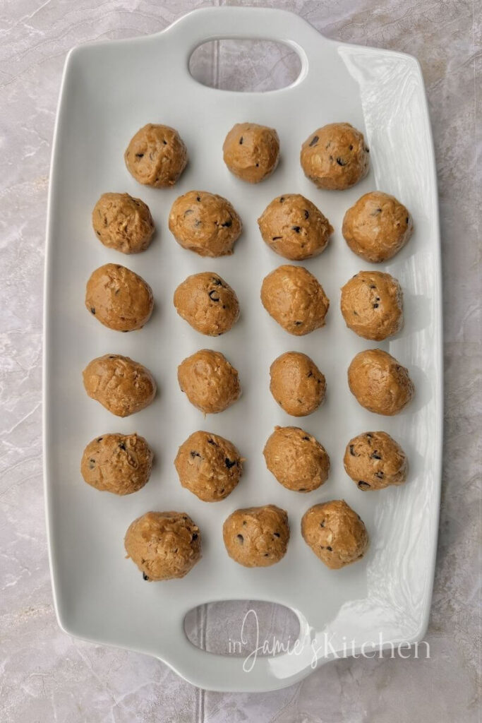 no-bake-peanut-butter-protein-energy-balls-in-jamies-kitchen