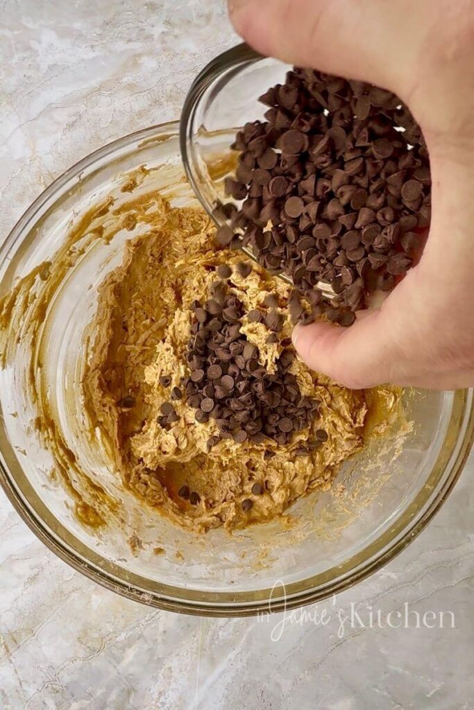 no-bake-peanut-butter-protein-energy-balls-in-jamies-kitchen