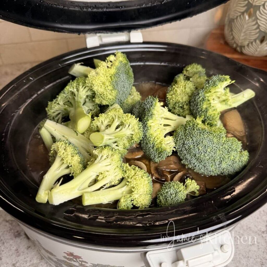 pot-roast-with-mushrooms-broccoli-slow-cooker-pot-roast-in-jamies-kitchen-easy-slow-cooker-recipes