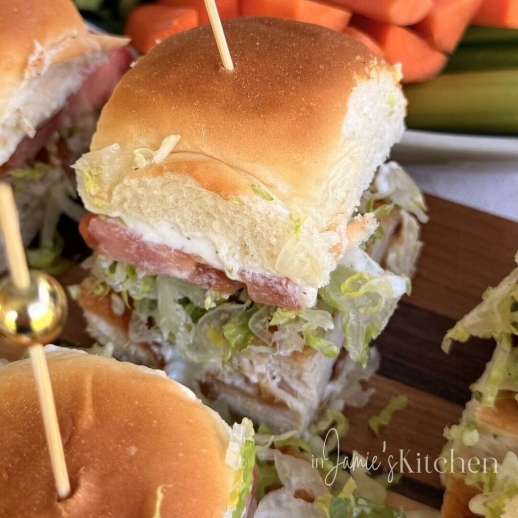 crispy-chicken-sliders-chicken sandwich-sliders-in-jamies-kitchen