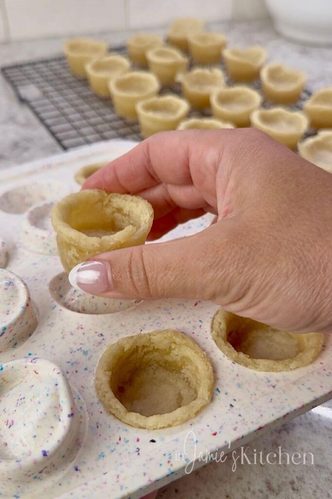 mini-fruit-tart-cookie-cups-easy-summer-desserts-in-jamies-kitchen