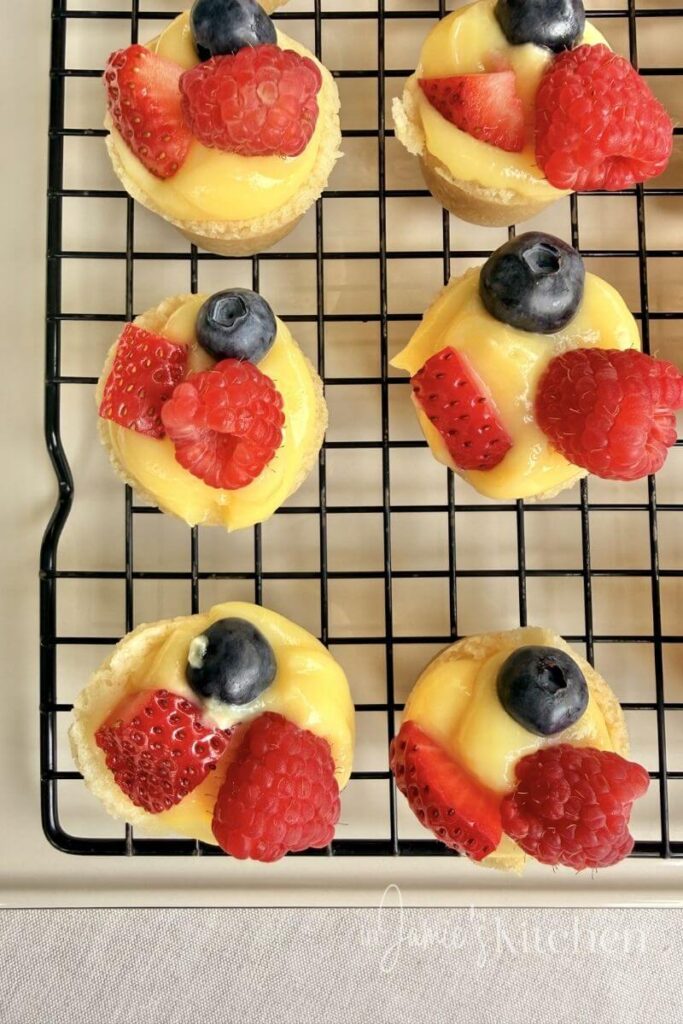 mini-fruit-tart-cookie-cups-easy-summer-desserts-in-jamies-kitchen