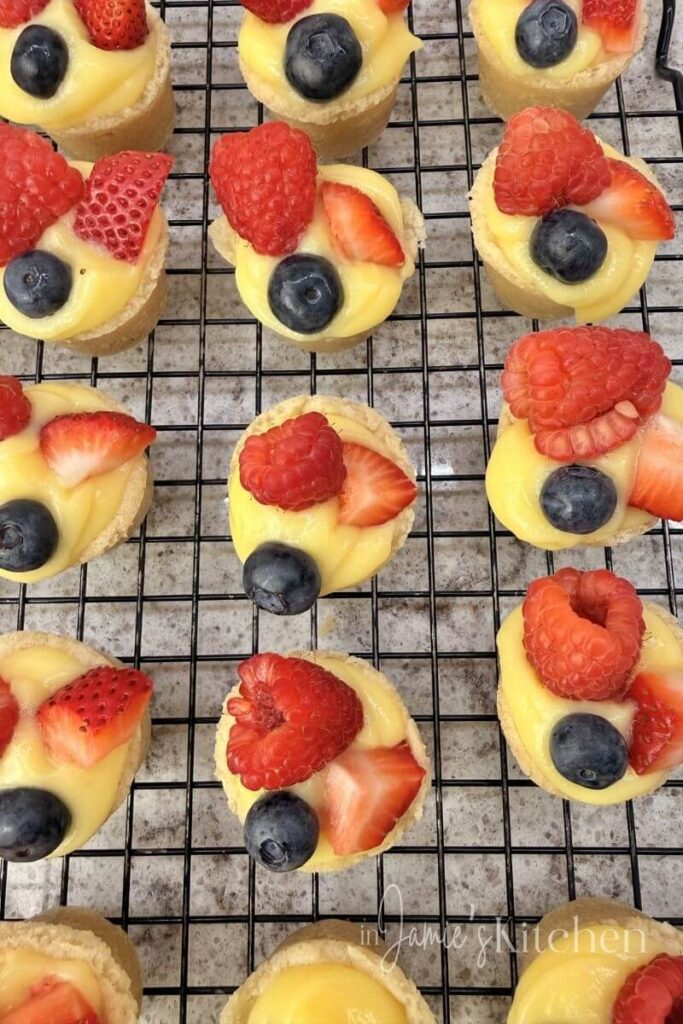 mini-fruit-tart-cookie-cups-easy-summer-desserts-in-jamies-kitchen