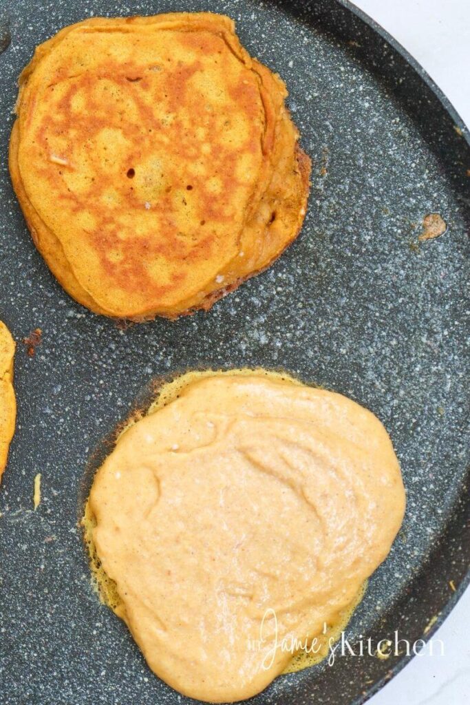 pumpkin-spiced-pancakes-fall-breakfast-ideas-in-jamies-kitchen