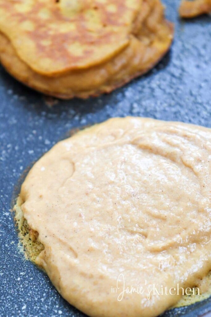 pumpkin-spiced-pancakes-fall-breakfast-ideas-in-jamies-kitchen