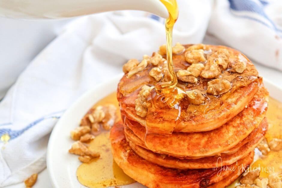 pumpkin-spiced-pancakes-fall-breakfast-ideas-in-jamies-kitchen