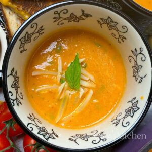 creamy-homemade-tomato-soup-in-jamies-kitchen