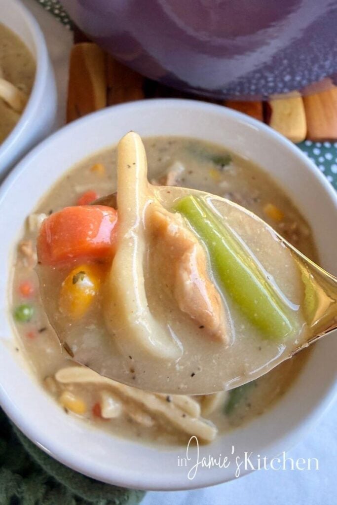 easy-chicken-pot-pie-soup-in-jamies-kitchen