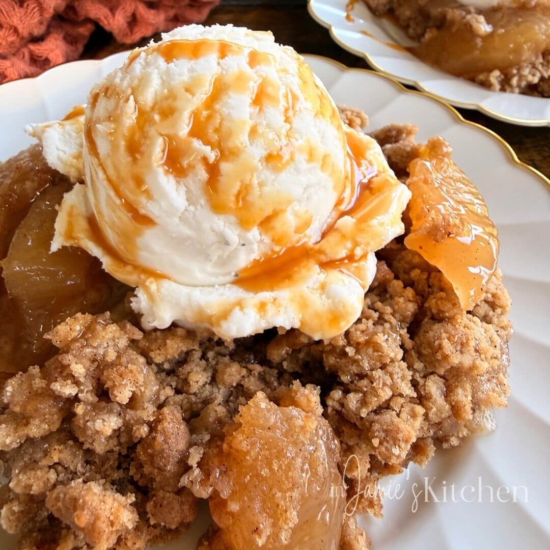apple-spice-dump-cake-apple-dump-cake-in-jamies-kitchen (23) apple-spice-dump-cake-apple-dump-cake-in-jamies-kitchen