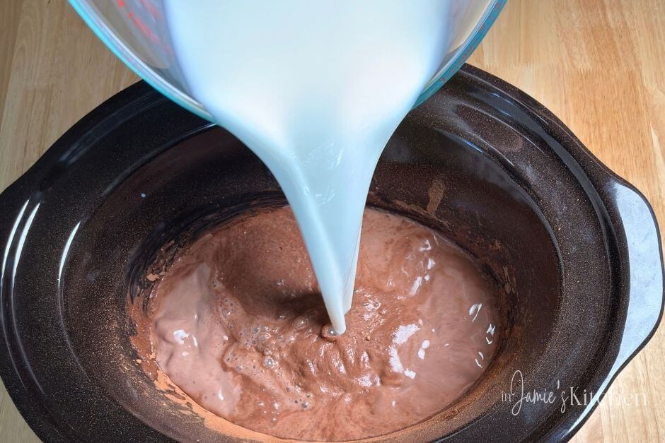 crockpot-hot-chocolate-in-jamies-kitchen-slow-cooker-hot-cocoa