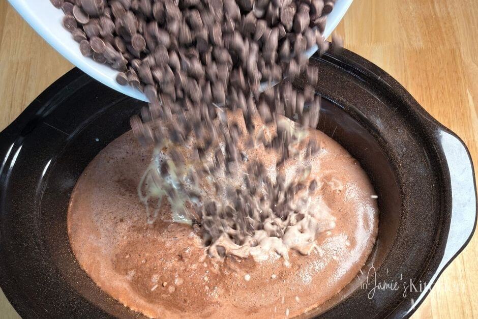 crockpot-hot-chocolate-in-jamies-kitchen-slow-cooker-hot-cocoa