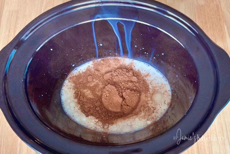 crockpot-hot-chocolate-in-jamies-kitchen-slow-cooker-hot-cocoa